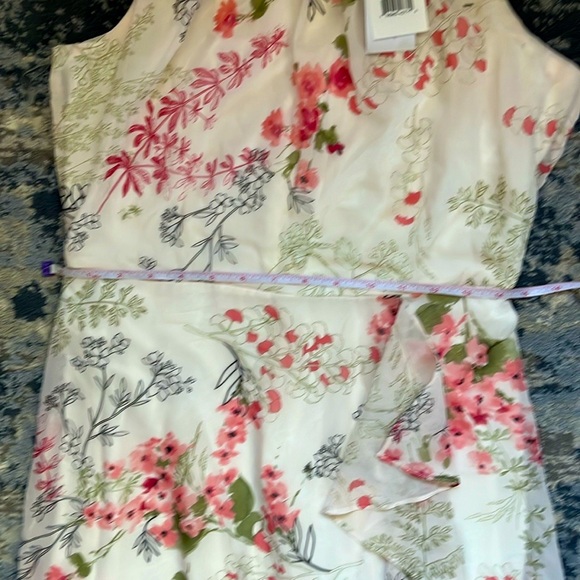NWT Floral Dress - Picture 6 of 7